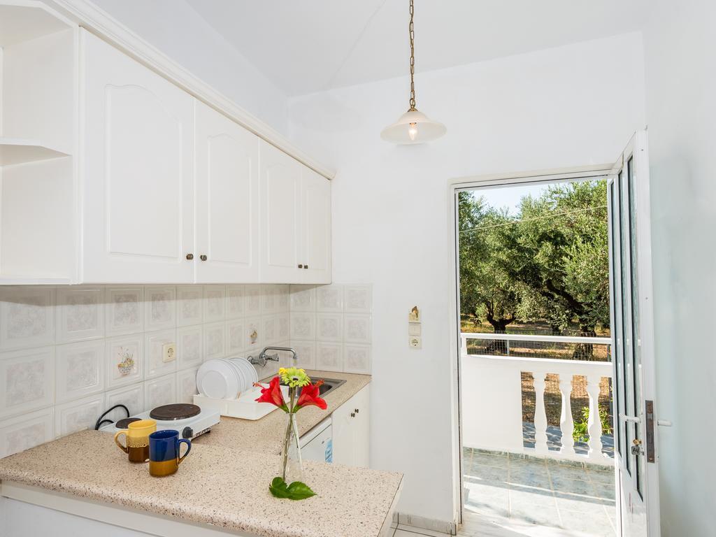 Tassos & Marios Apartments I Laganas Bilik gambar